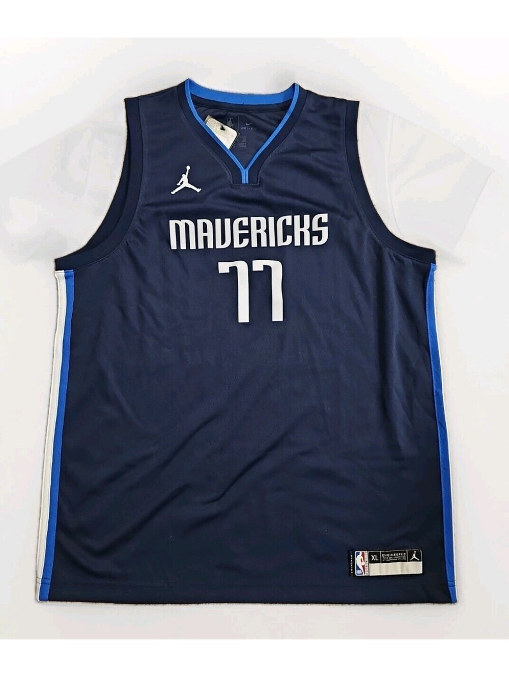 Luka Doncic Dallas Mavericks NBA Jordan Brand Boys Youth XL (179)